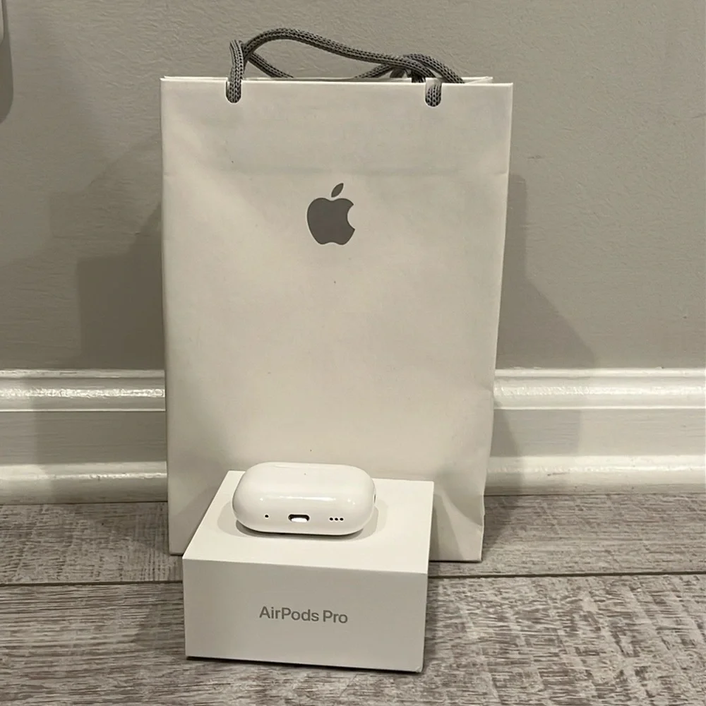 Apple AirPods Pro (Right AirPod NOT working)